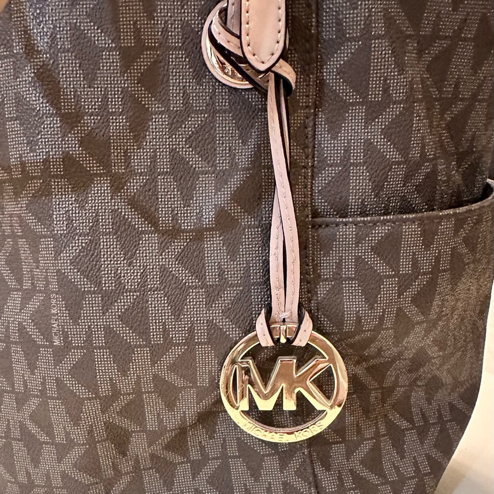 Authentic like new women’s Michael Kors, two tone brown, two strap leather purse - Picture 7 of 8